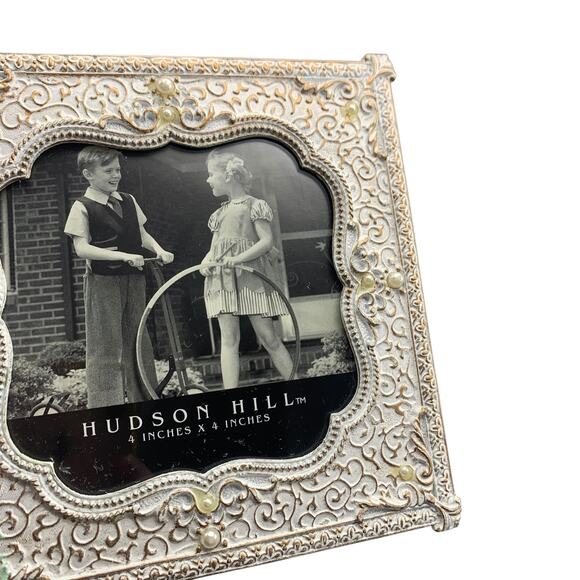 Hudson Hill 4X4 Picture Frame Metal White Gold Enamel Finish Pearls Square Photo - Picture 4 of 8